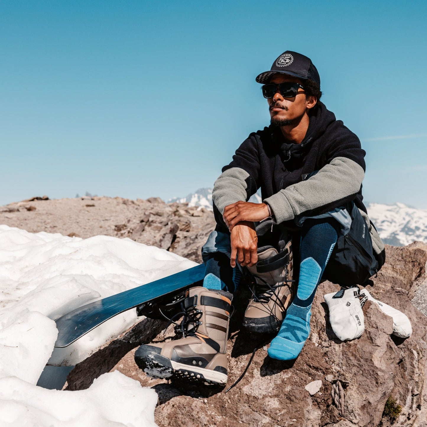 Darn Tough Men's Outer Limits Over-the-Calf Lightweight Ski & Snowboard Sock